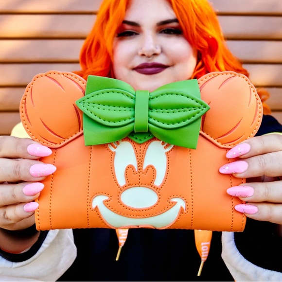Minnie Mouse Glow in the Dark Pumpkin Flap Wallet - Picture 3 of 6